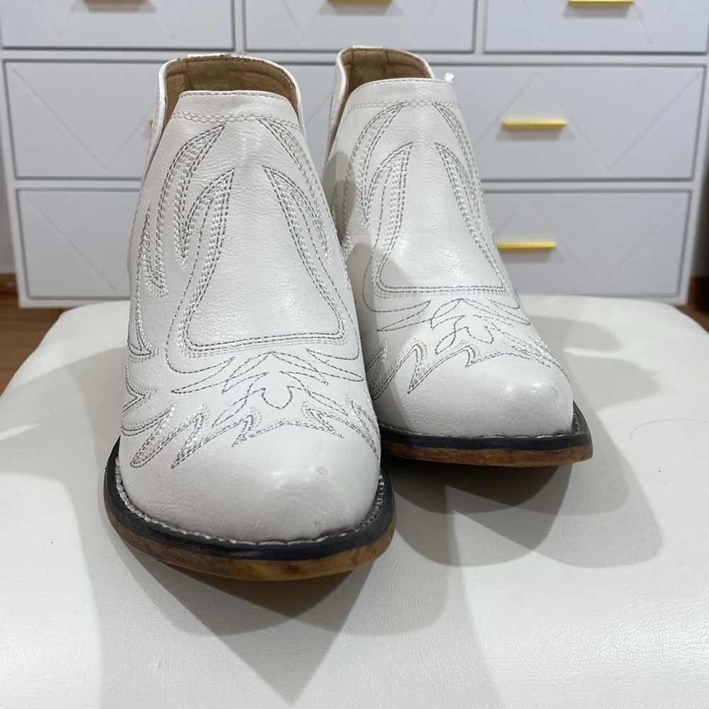 Roper ankle boots size 6.5